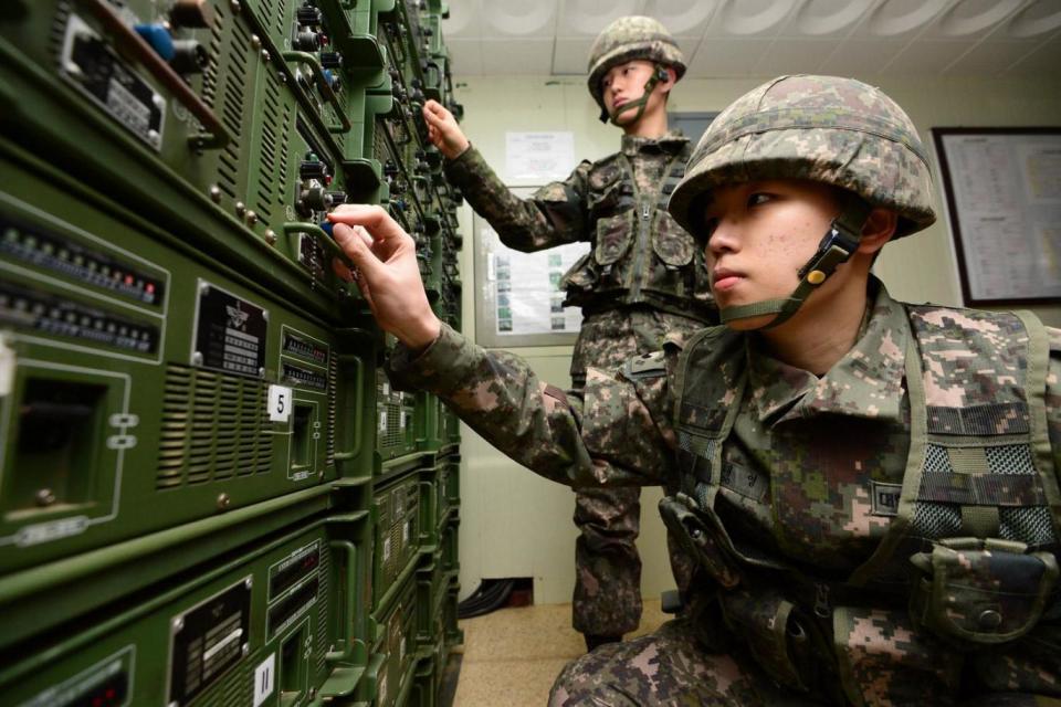 South Korean soldiers operate the loudspeakers at a studio near the border between South Korea and North Korea on January 8, 2016 in Yeoncheon, South Korea. (Photo by Korea Pool-Donga Daily via Getty Images) (Getty Images)