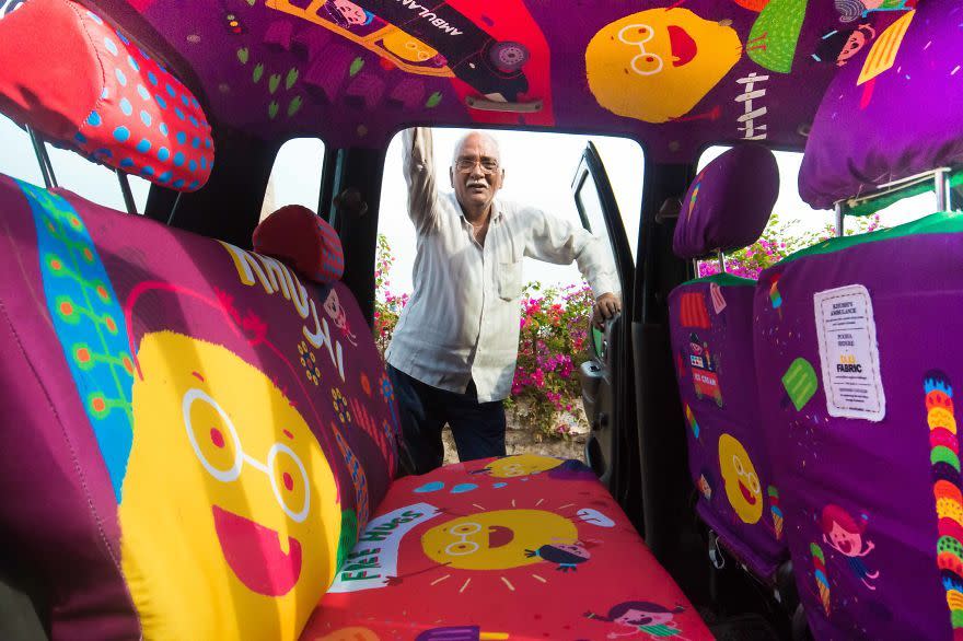 Historias que inspiran. Hace más de 40 años, Vijay Thakur era un ingeniero exitoso a punto de ser padre. Sin embargo, una noche tomó la determinación de convertirse en taxista para asistir de forma gratuita -y a cualquier hora- a personas en situación de emergencia.