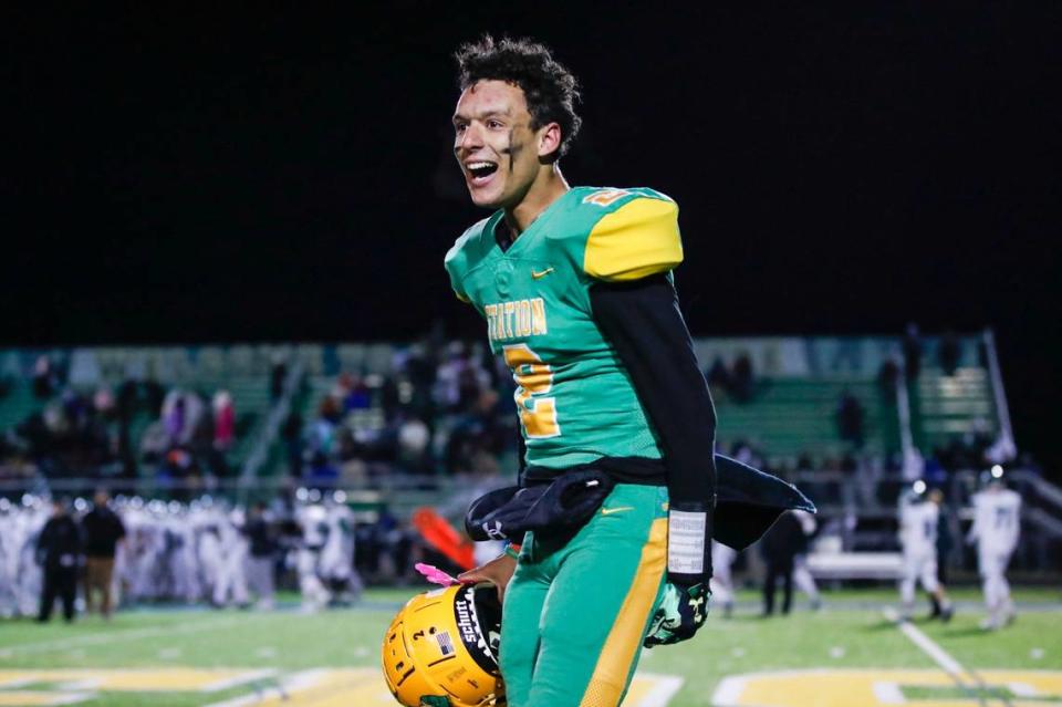 Bryan Station quarterback Trenton Cutwright, in a photo from the 2022 season, threw for 172 yards and two touchdowns in the Defenders’ 28-21 win at Ballard. Silas Walker/swalker@herald-leader.com