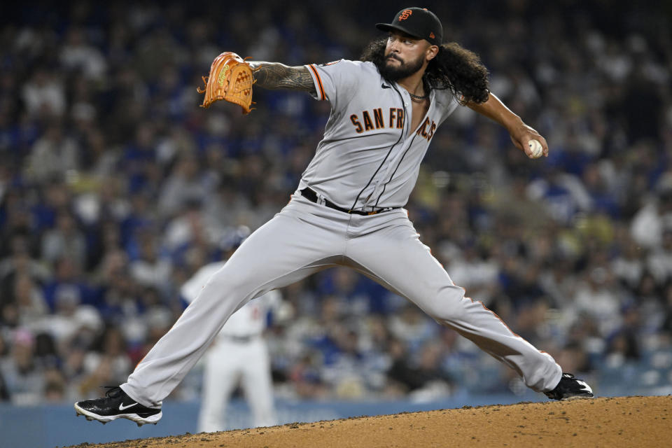 San Francisco Giants starting pitcher Sean Manaea throws to a Los Angeles Dodgers batter during the seventh inning of a baseball game in Los Angeles, Friday, Sept. 22, 2023. (AP Photo/Alex Gallardo)