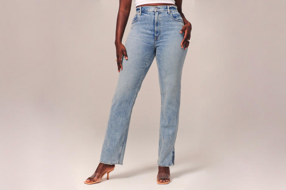 Abercrombie & Fitch Curve Love Ultra High Rise 90s Straight Jean