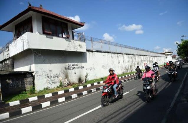 Shaun Edward Davidson and Malaysian man Tee Kok King remain on the run one month after they tunnelled out of Bali’s Kerobokan prison with two other inmates. Picture: AFP