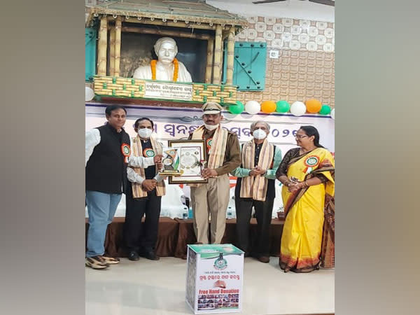 ASI Rajesh Kumar at the felicitation ceremony in Cuttack