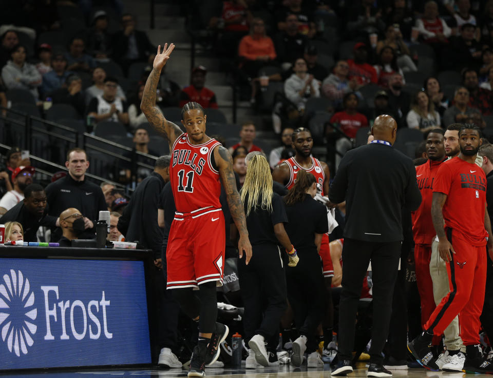 SAN ANTONIO, TX - OCTOBER 28:  DeMar DeRozan #11 of the Chicago Bulls acknowledges the San Antonio Spurs fans in the first half at AT&T Center on October 28,  2022 in San Antonio, Texas. NOTE TO USER: User expressly acknowledges and agrees that, by downloading and or using this photograph, User is consenting to terms and conditions of the Getty Images License Agreement. (Photo by Ronald Cortes/Getty Images)