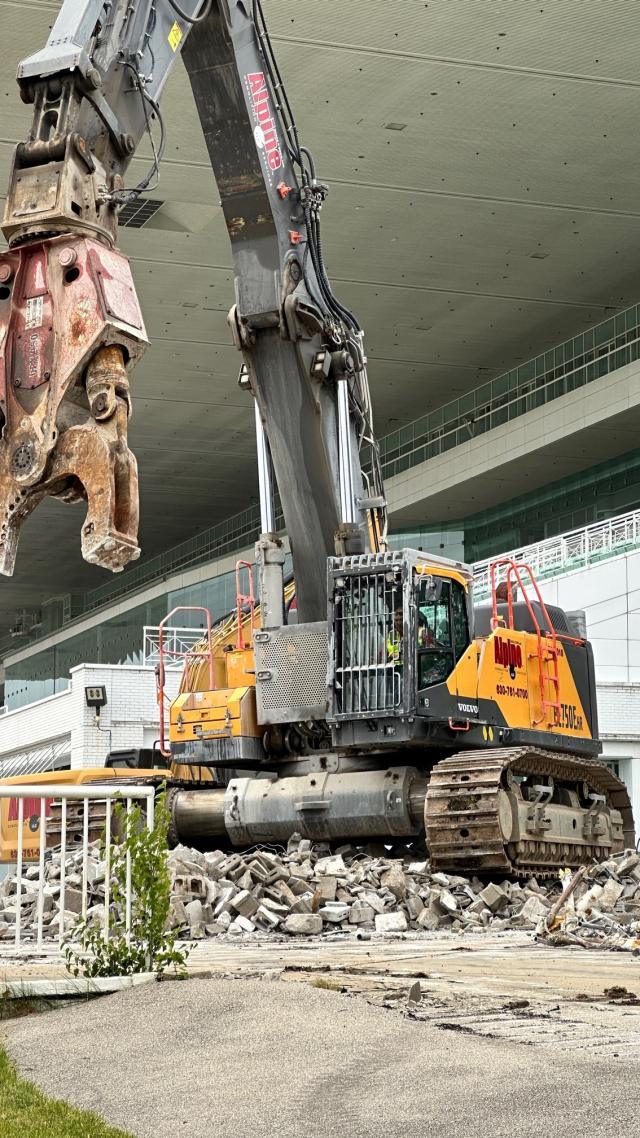 Arlington Park demolition starts, but Bears may not go there