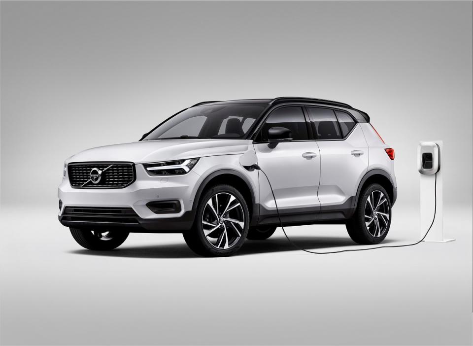 265602_XC40_Recharge_Plug-In_Hybrid_R-Design.jpg