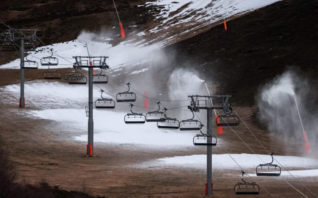 Snow cannons provide ‘relative and transitory protection’ for French ski resorts