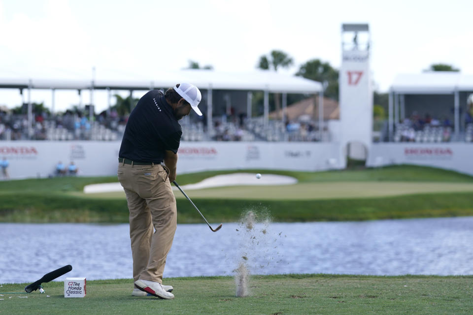 Erik Compton hits from the 17th tee during the first round of the Honda Classic golf tournament, Thursday, Feb. 24, 2022, in Palm Beach Gardens, Fla. (AP Photo/Lynne Sladky)