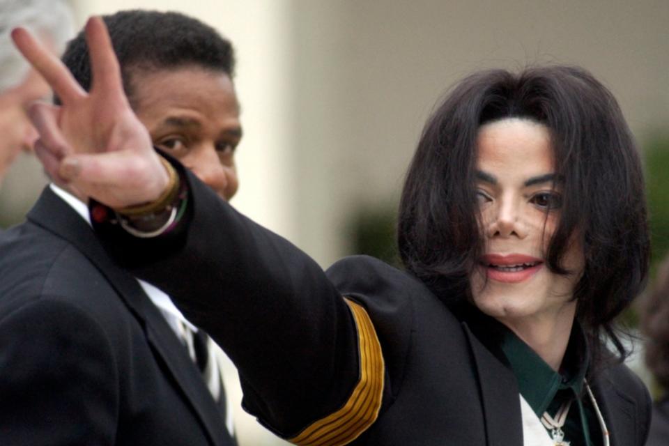 UK radio stations state their plans for the future of Michael Jackson on the airwaves