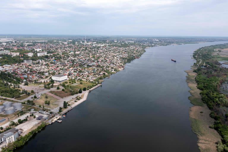 Esta foto de archivo tomada el 20 de mayo de 2022 muestra una vista aérea de la ciudad de Kherson, en medio de la actual acción militar rusa en Ucrania.