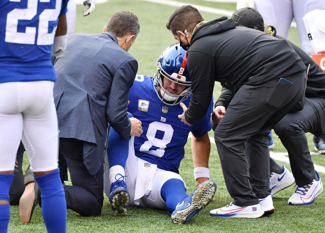 Report: Daniel Jones avoided serious leg injury, could play vs