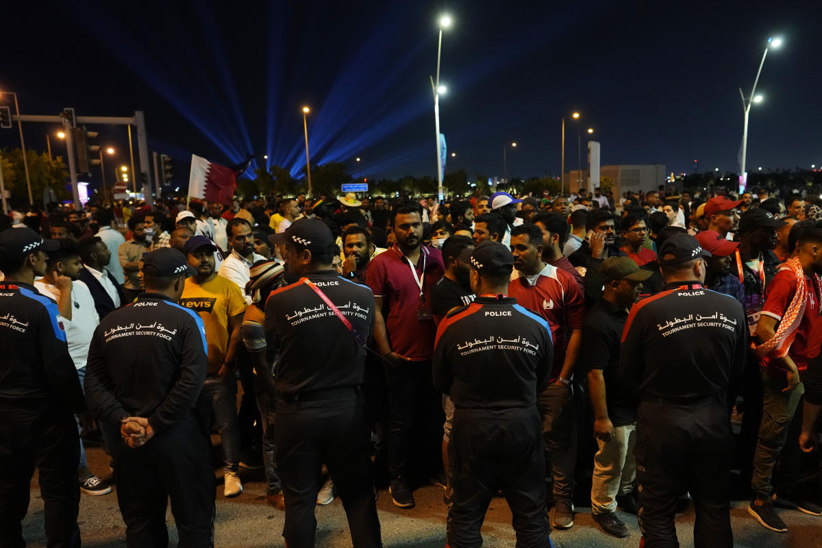 #Qatar riot police push back crowds at World Cup fan zone