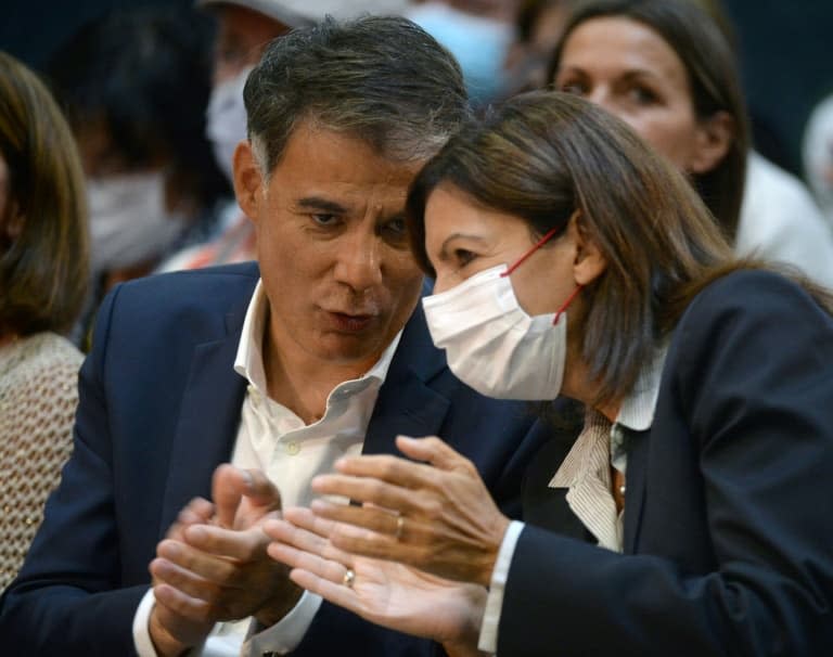 Le premier secrétaire du parti socialiste, Olivier Faure et Anne Hidalgo, la maire de Paris, à Blois, dans le centre de la France le 28 Aout 2021 - JEAN-FRANCOIS MONIER                 © 2019 AFP