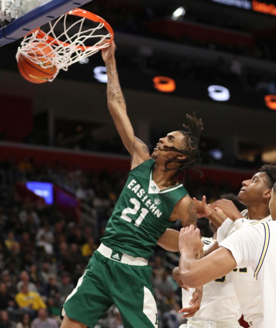 Eastern Michigan forward Emoni Bates scores against Michigan during the first half of U-M's 88-83 win on Friday, Nov. 9, 2022, at Little Caesars Arena.