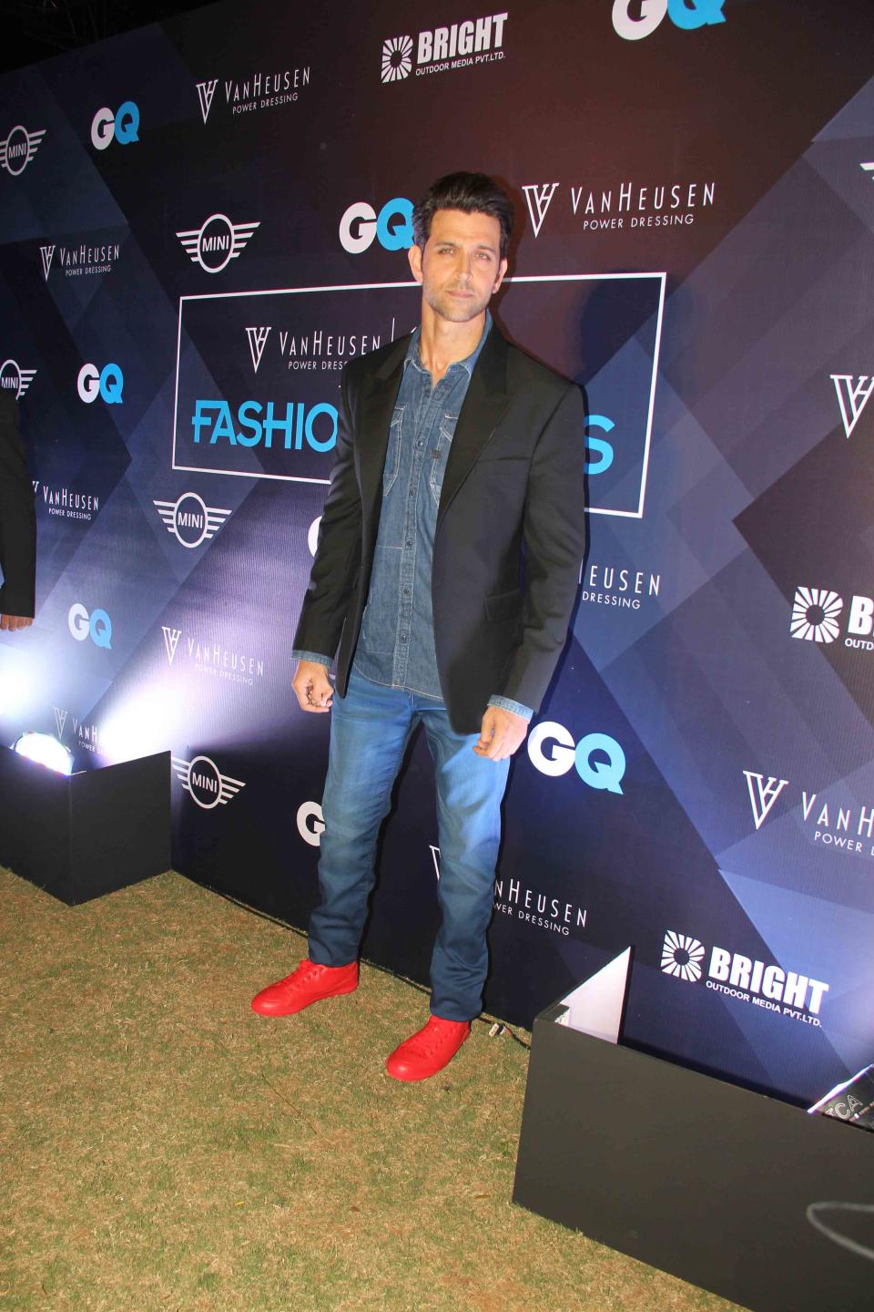 Bollywood meets fashion at 'Van Heusen and GQ Fashion Nights 2016' finale