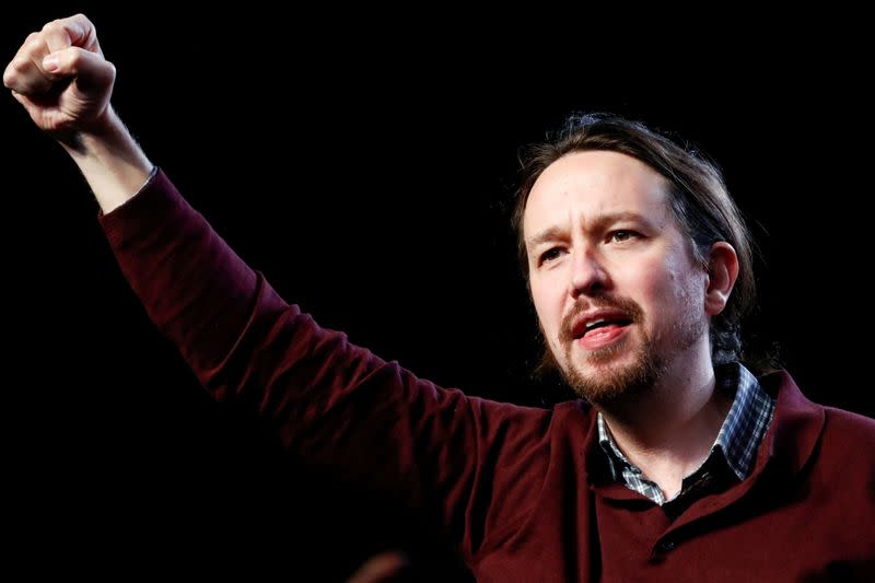 FOTO DE ARCHIVO: El líder de Unidas Podemos, Pablo Iglesias, hace un gesto durante el acto de cierre de la campaña antes de las elecciones generales, en Madrid, España, el 8 de noviembre de 2019