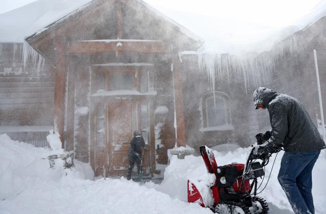 Incoming blizzard will help California's creeping snowpack - Los