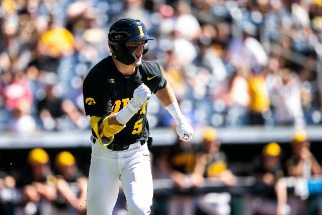 Iowa baseball's Sam Hojnar enters NCAA transfer portal