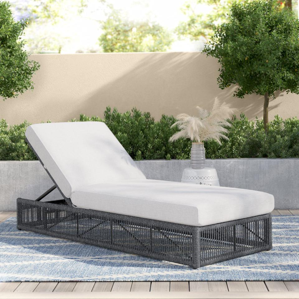 1) Milano Reclining Chaise Lounge with Cushion