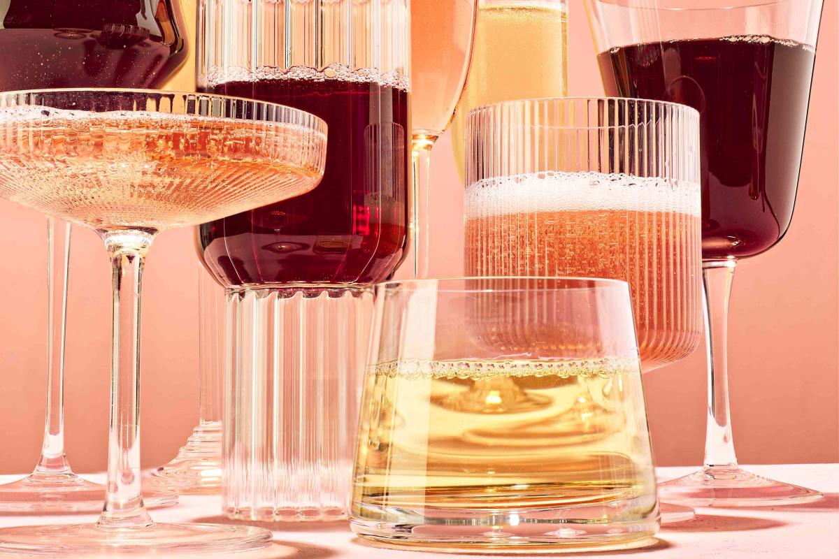 Tiger head wine glass in transparent glass