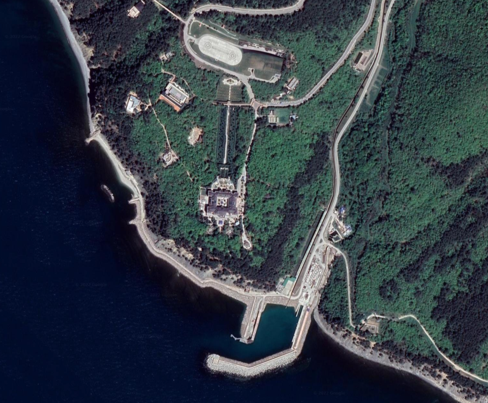 Satellite image of Putin's Palace and complex in  Krasnodar Krai, Russia on the Black Sea.