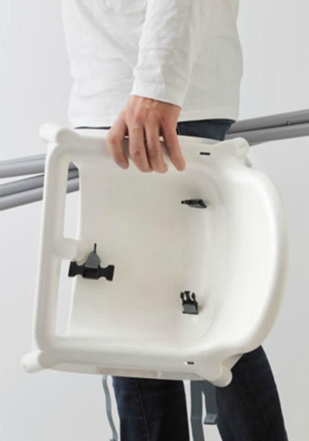 Thanks to the detachable legs, you can then stick the table and the seat into the dishwasher for cleaning. Source: IKEA