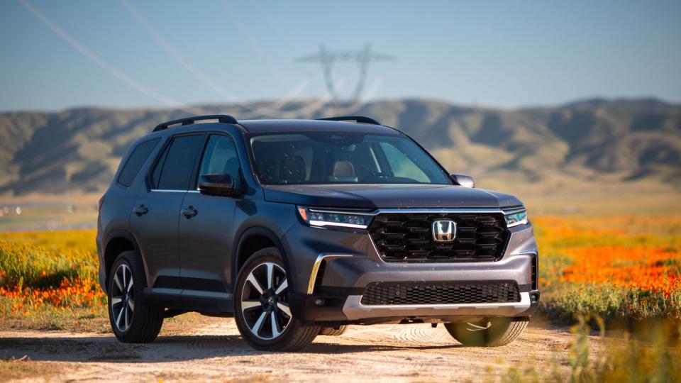 2023 Honda Pilot Review: A Great Road-Trip Mate for 8 photo