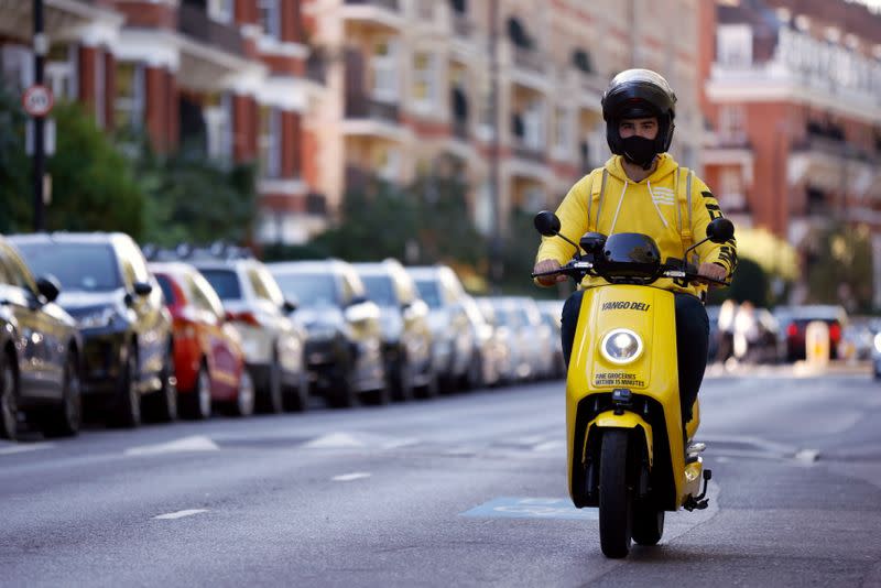 Russian tech giant Yandex previews 15-minute food delivery service in London