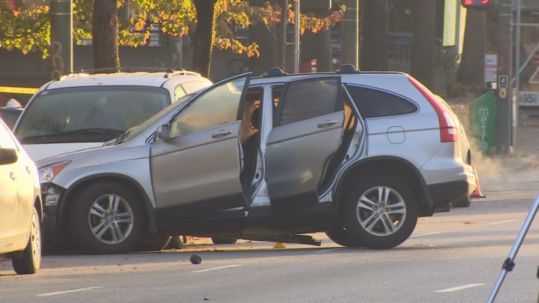 Broadway re-opens after serious cyclist crash Sunday in Vancouver