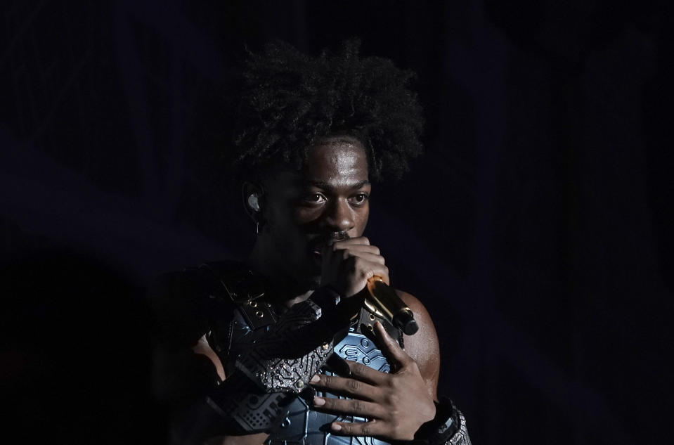 Lil Nas X durante su concierto en el festival Corona Capital en la Ciudad de México el domingo 20 de noviembre de 2022. (Foto AP/Eduardo Verdugo)