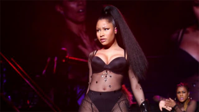 Big Booty Ebony Nicki Minaj Porn - Nicki Minaj Stops Concert After Fan Gets Maced, Posts Booty Popping Video  After