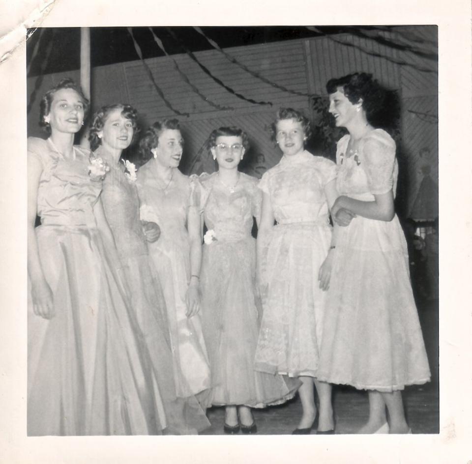 1954: Prom in Cloyne, Kanada (Bild: Wikicommons)