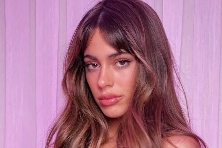 Tini Stoessel salió con amigas y, si bien intentó pasar inadvertida, hay imágenes que la muestran muy divertida en un boliche de la Costanera