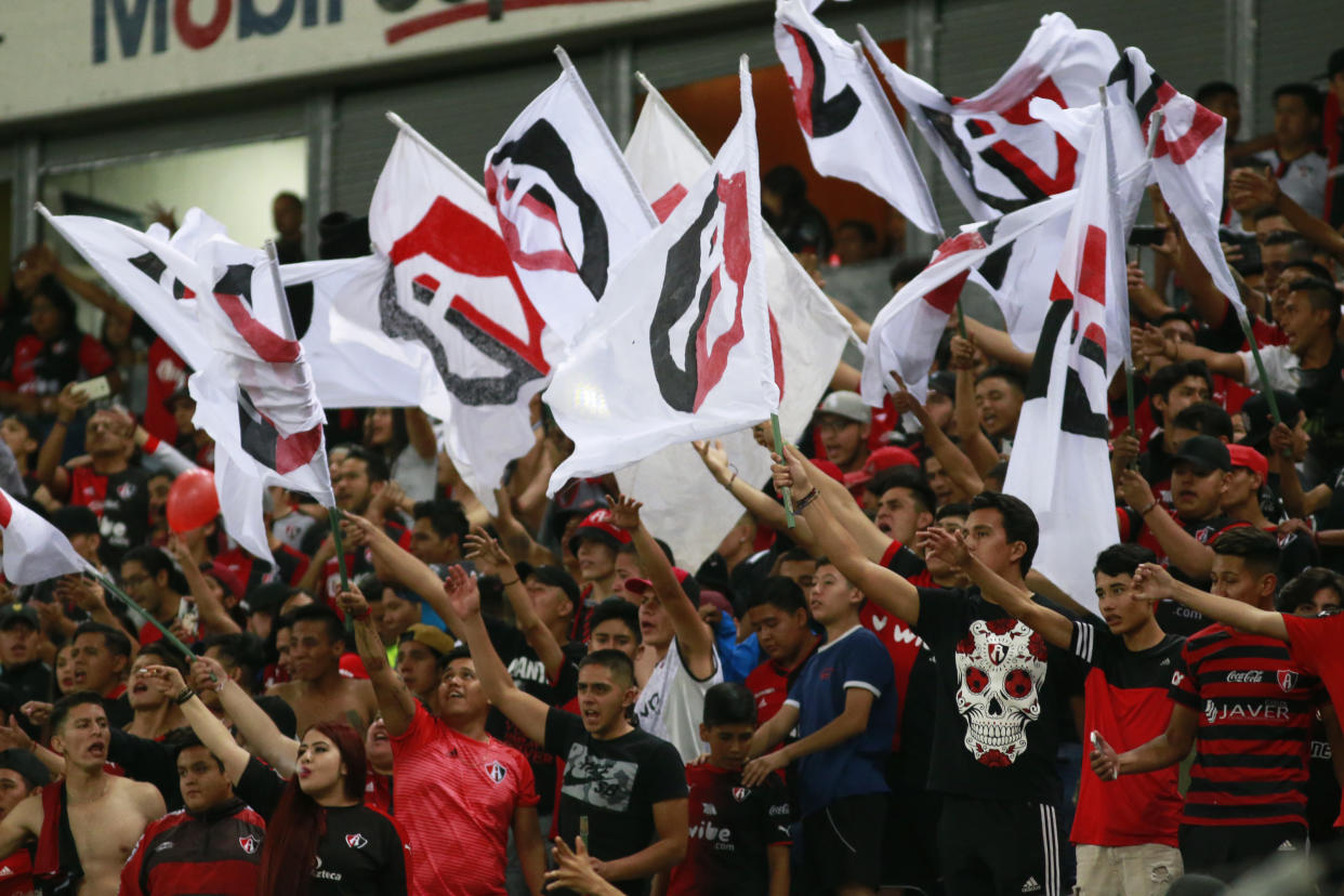 GUADALAJARA, MEXICO - MARCH 29: Fans of Atlas cheer for their team during the 12th round match between Atlas and Santos Laguna as part of the Torneo Clausura 2019 Liga MX at Jalisco Stadium on March 29, 2019 in Guadalajara, Mexico. (Photo by Alfredo Moya/Jam Media/Getty Images)