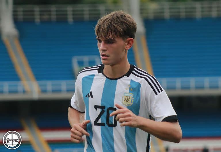 Nicolás Paz, mediocampista de la selección Sub-20 de Argentina