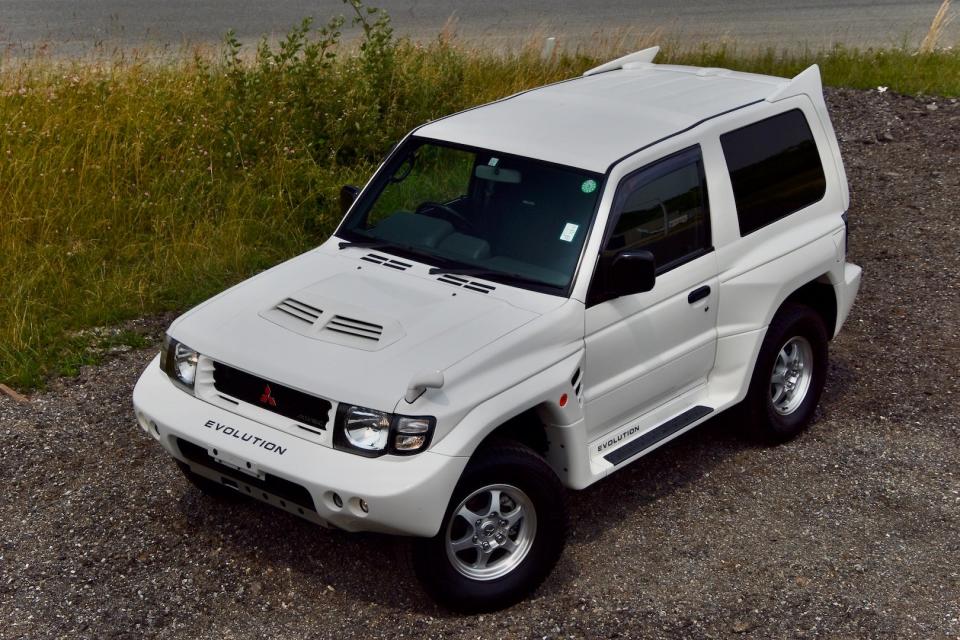 1997 Mitsubishi Pajero Evolution from above