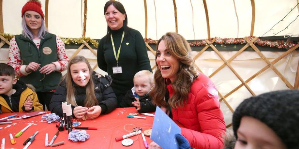 Kate Middleton Picks Out Christmas Trees with Adorable Children