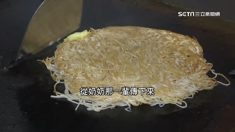 麻油麵線蛋餅是奶奶傳下來的好滋味。