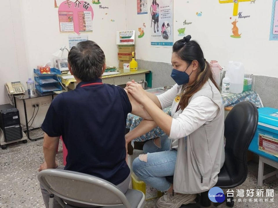 桃市呼籲新冠、流感疫苗齊接種保健康<br /><br />
