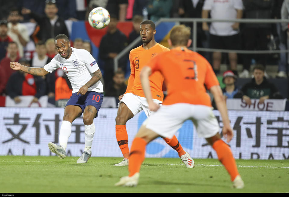 Guimar�es, 06/06/2019 - The National Team of the Netherlands received the national team of England at the D. Afonso Henriques Stadium tonight, in the semi-finals match of the final four of the 2019 UEFA League of Nations. Raheem Sterling; Ryan Babel (Fábio Po�o / Global Images/Sipa USA)