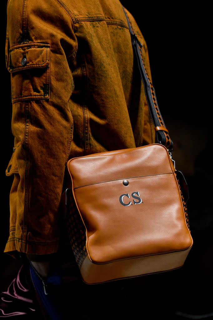 <p>A monogrammed brown shoulder bag from the Bottega Veneta FW18 show. (Photo: Getty Images) </p>