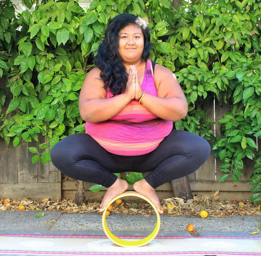 This Body Confidence Enthusiast Proves That Yoga Is For People Of