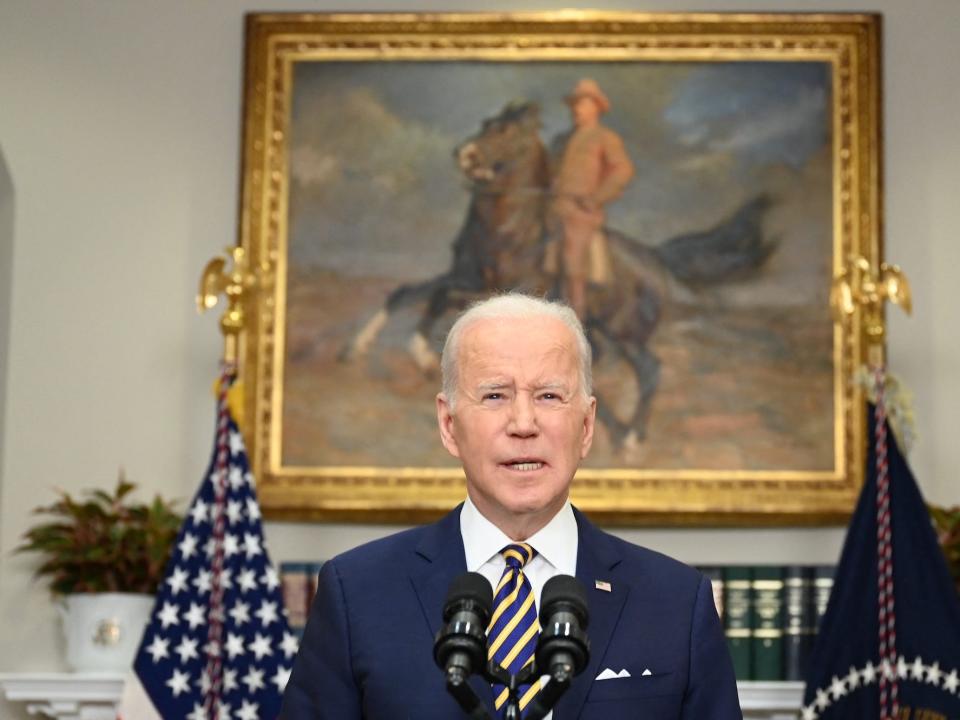 Biden announces a ban on US imports of Russian oil and gas at the White House on March 8, 2022.