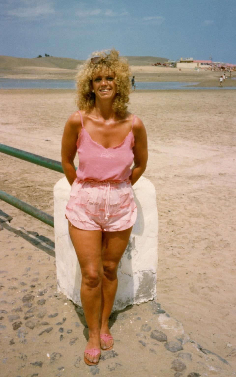 Η Λωρραίνη σε διακοπές στην Ίμπιζα το 1988