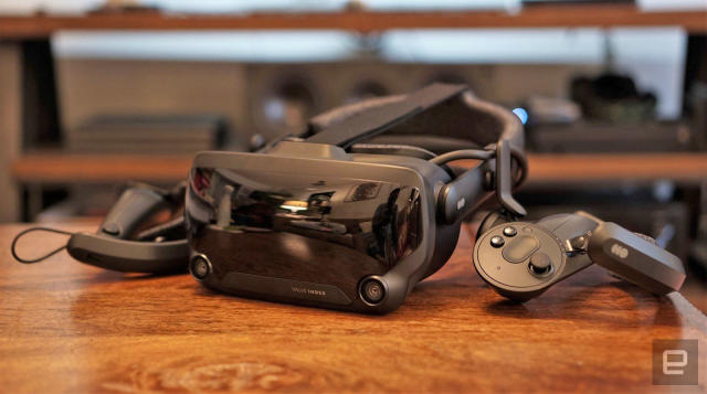 Valve Index hands-on: Impressive, expensive, inconvenient VR