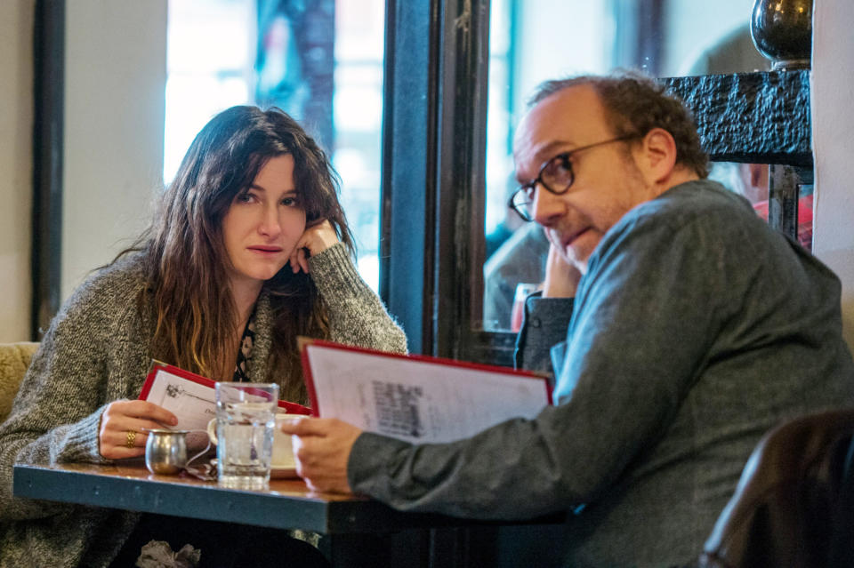 Kathryn hahn and paul giamatti in private life