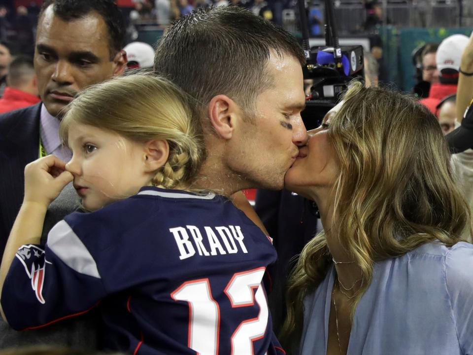 tom brady gisele daughter kissing