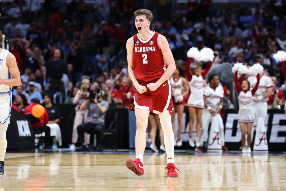 Grant Nelson scored 12 of Alabama's last 14 points and came up with a huge block late to seal a two-point upset win over North Carolina.