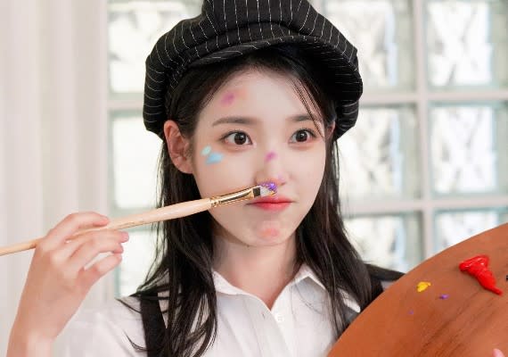 IU