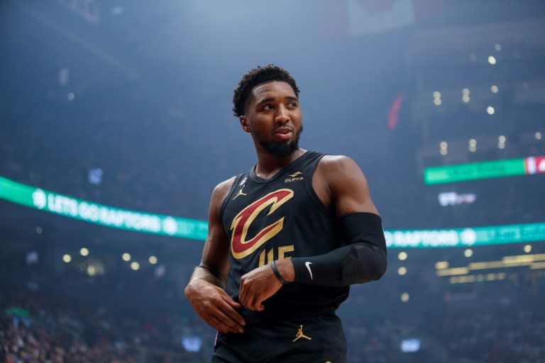 <a class="link " href="https://sports.yahoo.com/nba/players/5826/" data-i13n="sec:content-canvas;subsec:anchor_text;elm:context_link" data-ylk="slk:Donovan Mitchell;sec:content-canvas;subsec:anchor_text;elm:context_link;itc:0">Donovan Mitchell</a> has reportedly agreed to terms with the <a class="link " href="https://sports.yahoo.com/nba/teams/cleveland/" data-i13n="sec:content-canvas;subsec:anchor_text;elm:context_link" data-ylk="slk:Cleveland Cavaliers;sec:content-canvas;subsec:anchor_text;elm:context_link;itc:0">Cleveland Cavaliers</a> on a three-year NBA contract extension worth $150 million (Cole Burston)